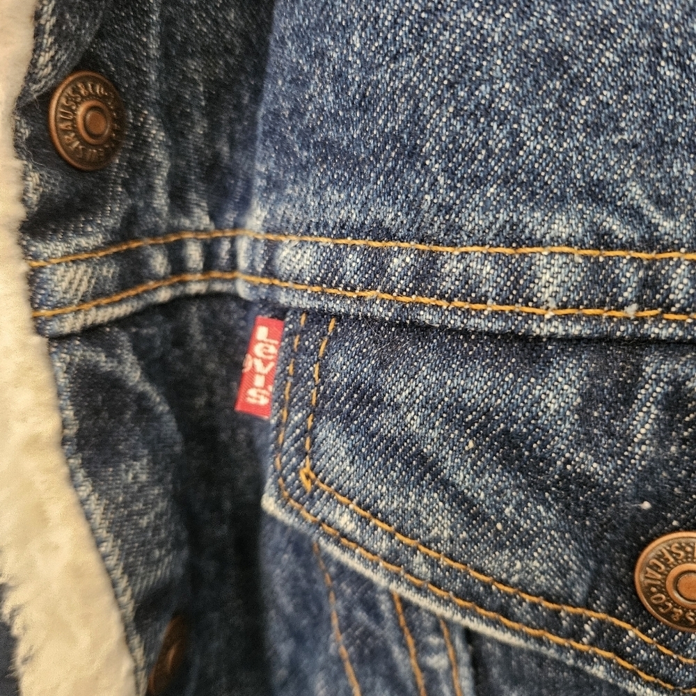 Levi's Vintage Men's Medium Sleeveless Denim Sherpa Vest Button Up Jean Fall Top - Picture 5 of 8